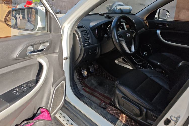 Used CHANGAN CS35 2016 1.6L Manual Luxury Model China V Standard