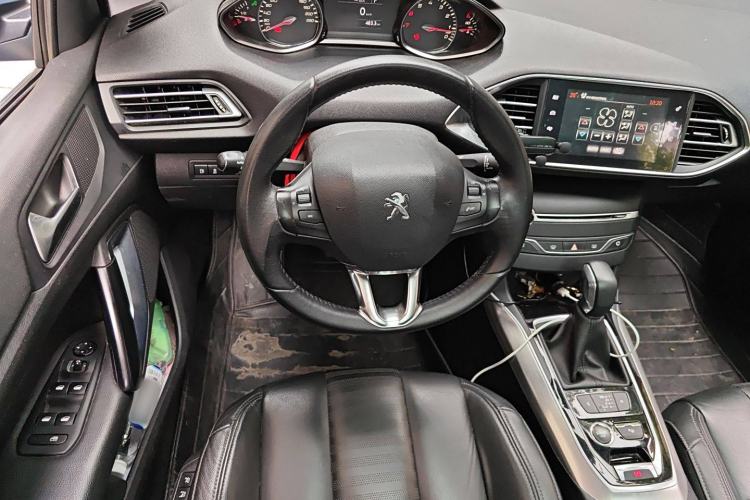 Used Peugeot 308S 2015 1.6T Automatic Ruichi Edition Steering Wheel