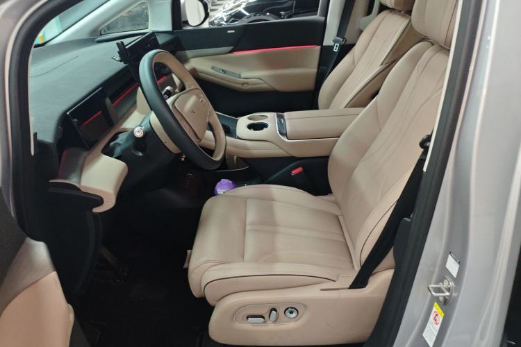 Used XPeng X9 2024 702 Ultra-Long Range Max Left Front Seat