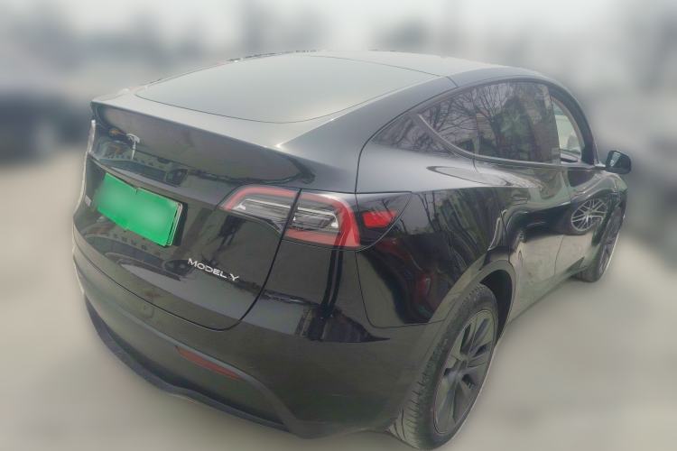 Used Tesla Model Y 2023 Long-Range All-Wheel-Drive Version
