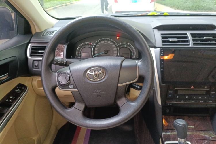 Used Toyota Camry 2016 2.0E 10th Anniversary Elite Edition
