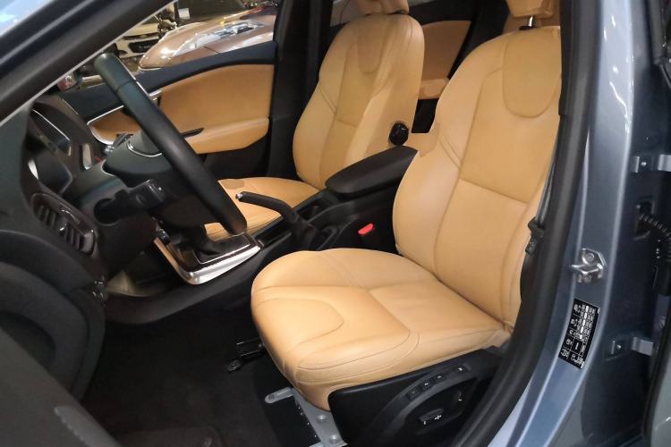 Used Volvo V40 2019 T3 Zhiyi Edition