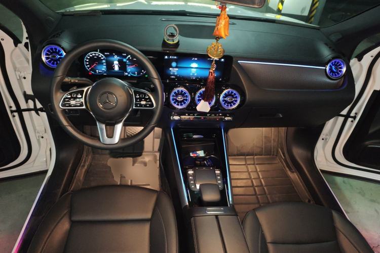 Used Mercedes-Benz GLA 2022 GLA 220 Center Console