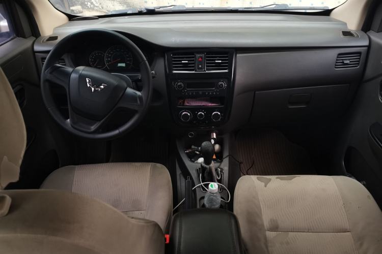 Used Wuling Rongguang V 2016 1.5L Standard Version