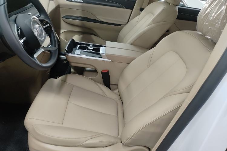 Used Buick GL8 2025 Model Land Cruiser Business Class Comfort DG Edition
