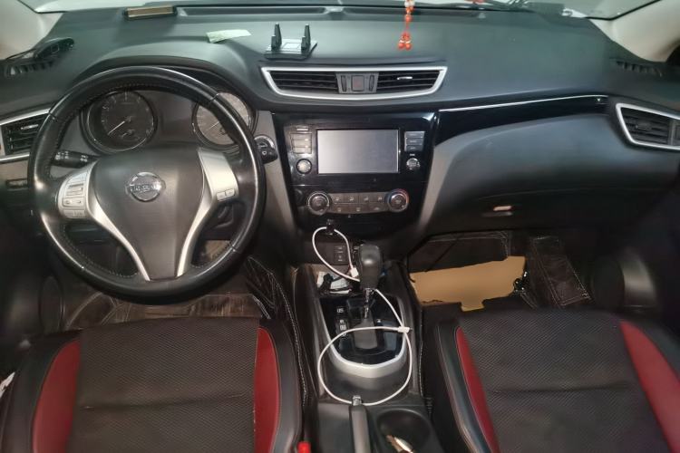 Used Nissan Qashqai 2017 2.0L CVT Luxury Edition China VI Standard Center Console