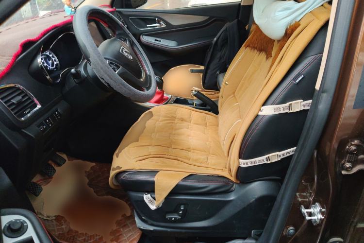 Used Baojun 560 2015 1.8L manual luxury version
