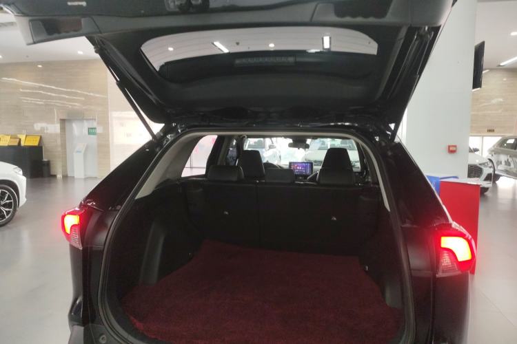 Used Toyota RAV4 2021 Revised Version Dual-Motor Hybrid 2.5L E-CVT 4x4 Elite PLUS Edition Trunk