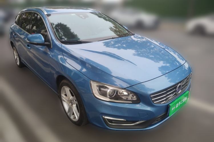 Used Volvo V60 2015 T5 Zhiyi Edition
