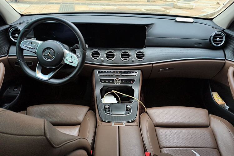 Used Mercedes-Benz E-Class 2019 E 260 L Sport Edition Center Console