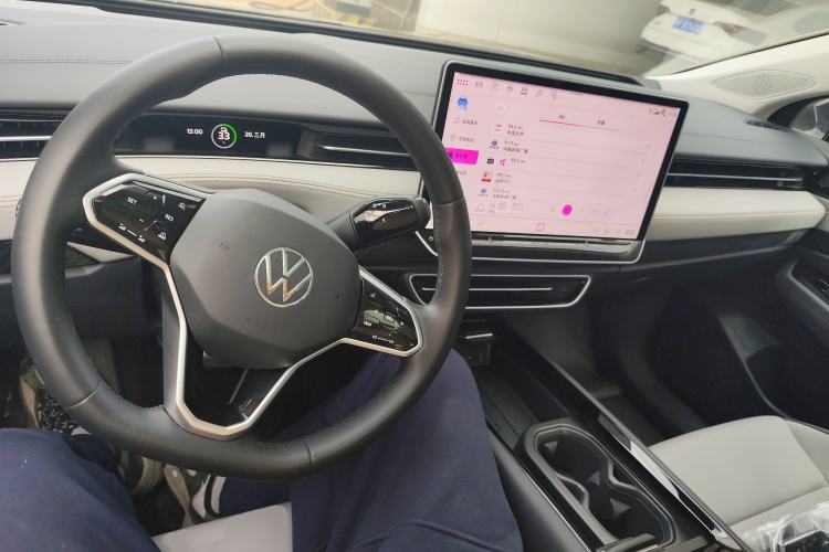 Used Volkswagen ID.7 VIZZION 2024 AIR model Center Console