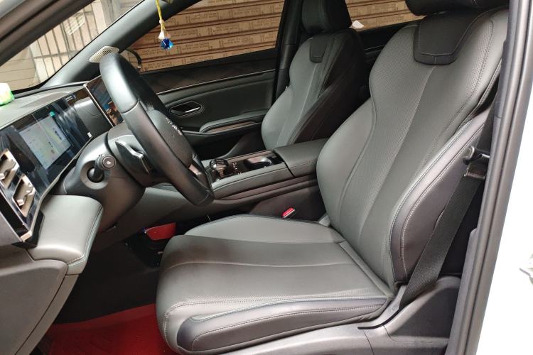 Used BYD Qin L 2025 DM-i Smart Drive 80KM Superior Model
