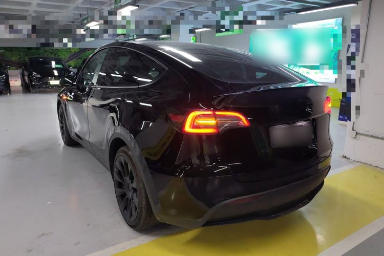 Used Tesla Model Y 2023 Rear-Wheel-Drive Version Exterior 2