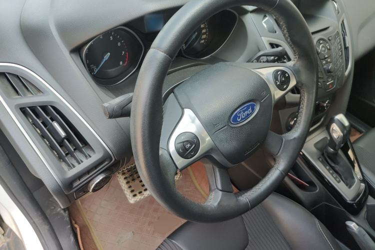 Used Ford Focus 2012 Sedan 1.6L Automatic Fashion Edition