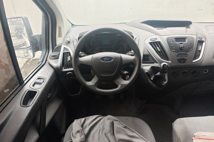 Used Ford Transit 2017 2.0T Diesel Multi-Purpose Commercial Vehicle Short Wheelbase Low Roof China V Standard
