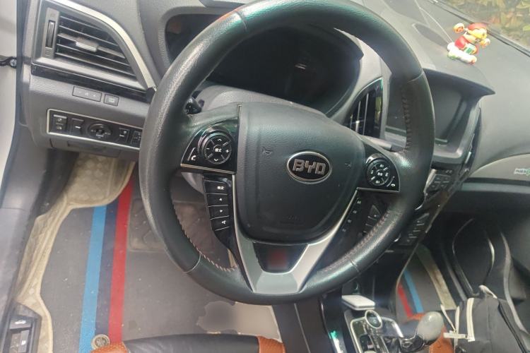 Used BYD Qin New Energy 2015 1.5T Dual-Crown Flagship Plus Edition Steering Wheel