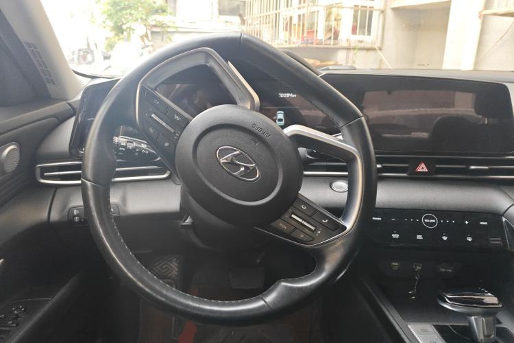 Used Hyundai Elantra 2021 1.5L CVT LUX Prestige Edition
