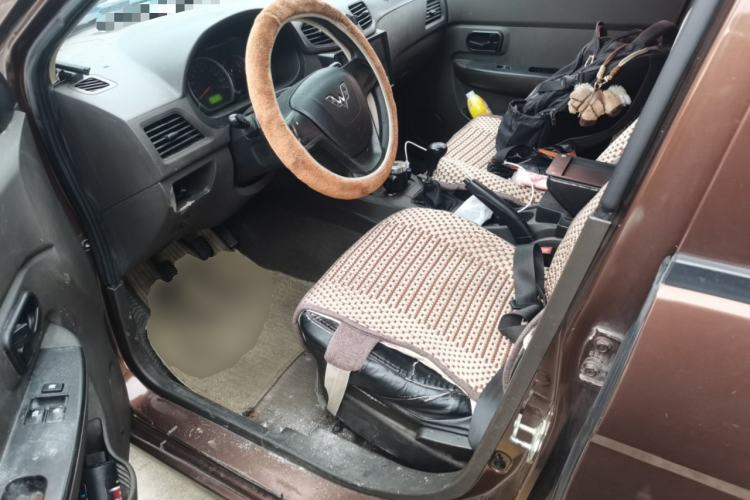 Used Wuling Hongguang 2015 1.2L S Base Model China V Standard Driver Seat