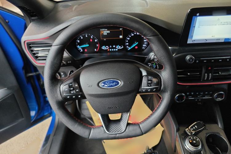 Used Ford Focus 2019 Hatchback EcoBoost 180 Automatic ST Line Steering Wheel