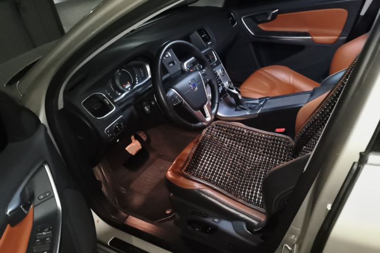 Used Volvo V60 2017 T5 Zhiya Edition China V Standard
