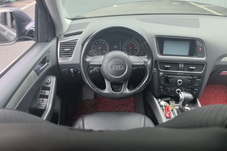 Used Audi Q5 2016 40 TFSI Trendy Edition Steering Wheel