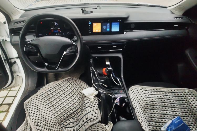 Used Roewe i5 2023 1.5L Manual Comfort Edition Center Console