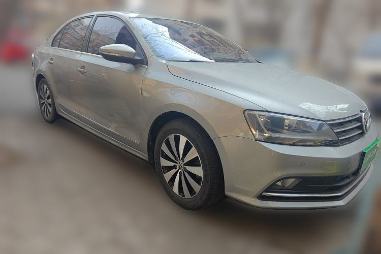 Used Volkswagen Sagitar 2015 230TSI Automatic Luxury Model
