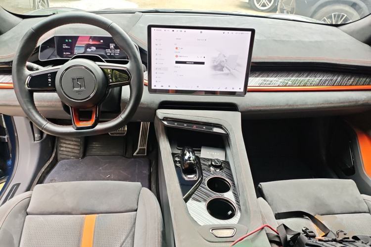 Used Zeekr 001 2023 YOU Edition 100 kWh Center Console