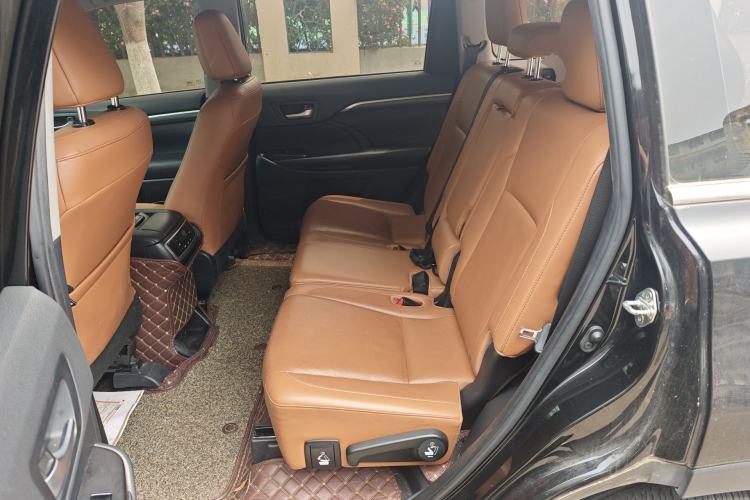 Used Toyota Highlander 2018 2.0T Four-Wheel Drive Knight Edition 7 Seats China VI Standard Left Rear Seat