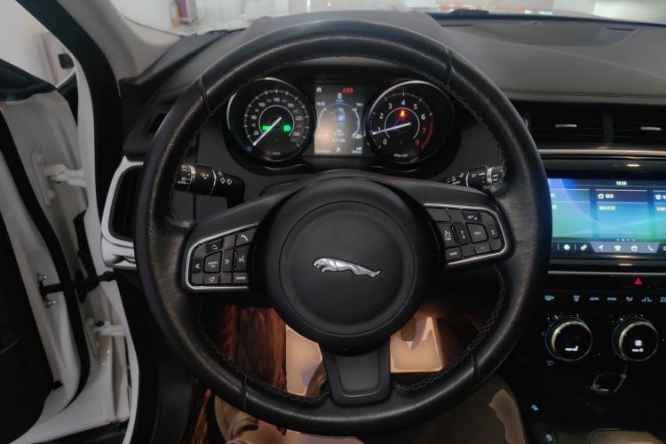 Used Jaguar E-PACE 2018 P250 SE China VI Steering Wheel