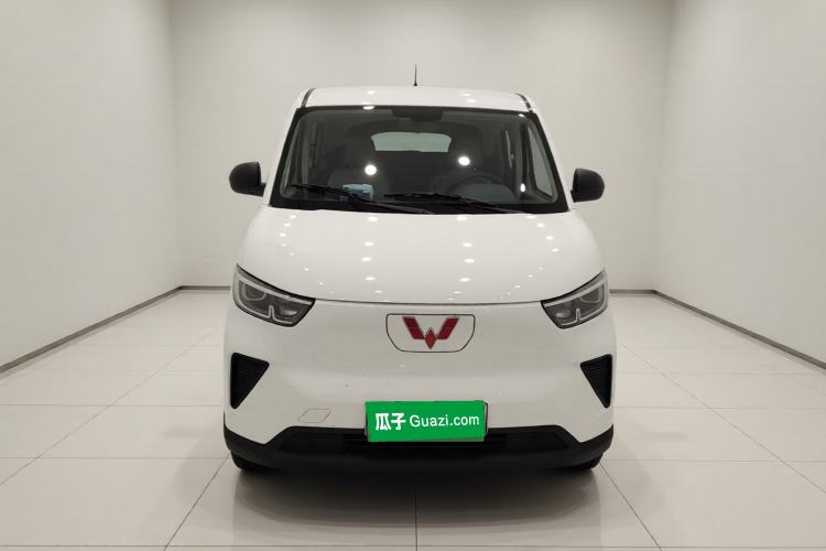 Used Wuling Yangguang 2024 300KM Comfort Version Passenger Van 75kW
