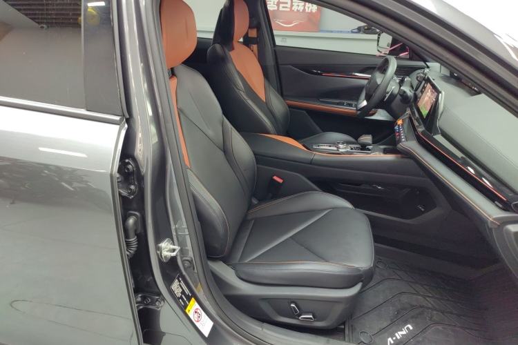 Used CHANGAN UNI-V 2022 1.5T Prestige Version Right Front Seat