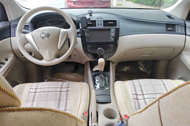 Used Nissan Tiida 2011 1.6L CVT Smart Version Center Console