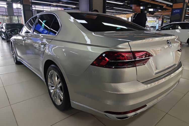 Used Volkswagen Phideon 2018 Revised Version 480 V6 Four-Wheel Drive Flagship Edition
