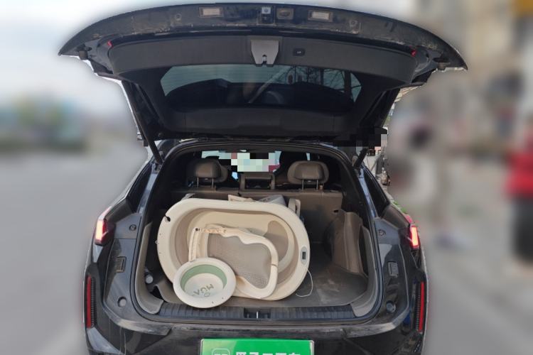 Used Lynk & Co 08 EM-P 2023 120km Long-Range Halo
