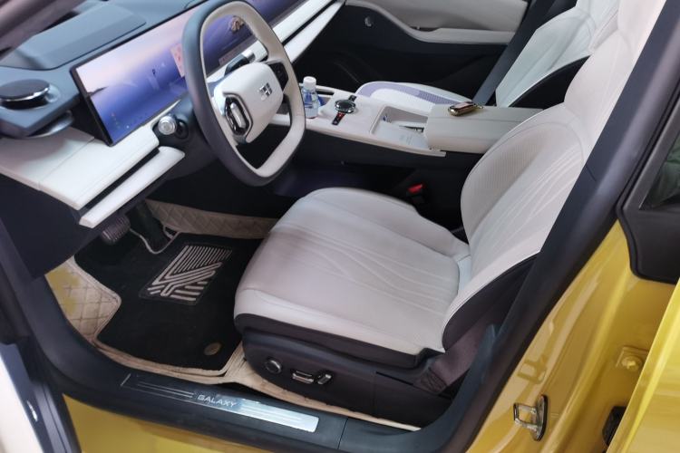 Used Geely Galaxy E8 2024 665 km Range Rear-Drive Starship Long-Range Version