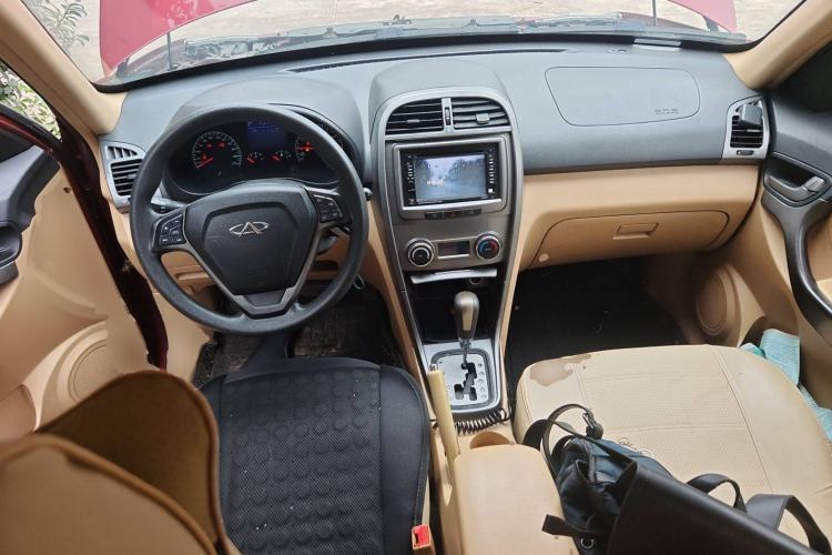 Used Chery Tiggo 2012 Elite Edition 1.6L CVT Comfort DVVT Model Center Console