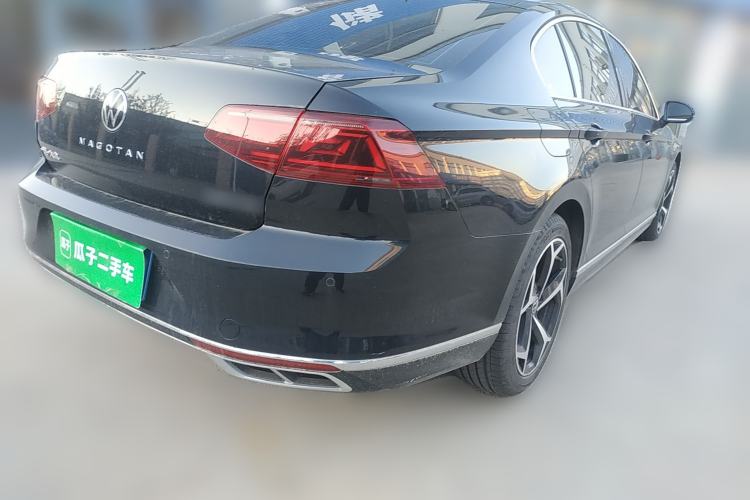 Used Volkswagen Magotan 2024 2 Million Units Zhongxiang Version 330TSI DSG Luxury Edition Rear Right 45 Deg