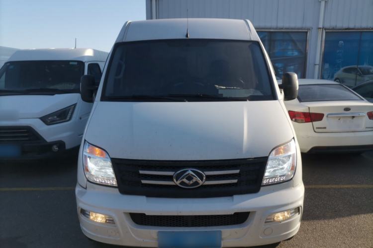 Used SAIC MAXUS Xintu V80 2021 2.0T Manual Classic City Delivery King Short Wheelbase Mid-Roof Design 3 Seats