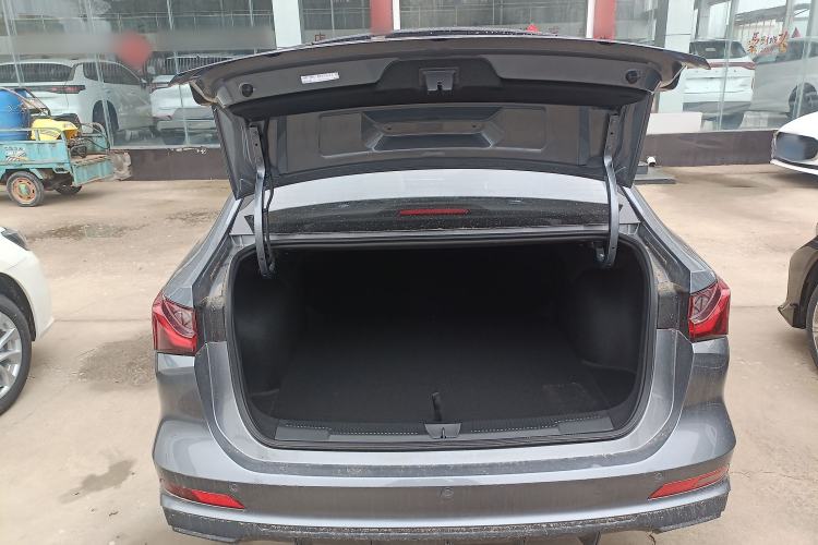 Used Roewe i5 2026 Model 1.5L Manual Comfort Version
