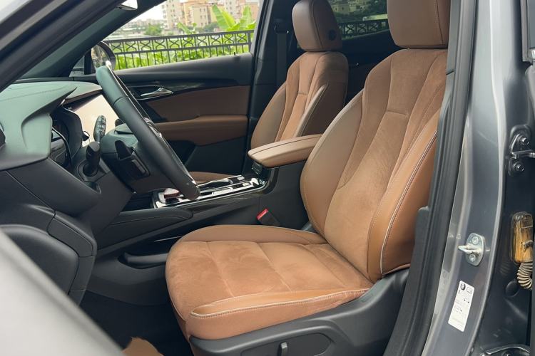 Used Buick Envision 2020 Encore S 652T Two-Wheel Drive Luxury Model
