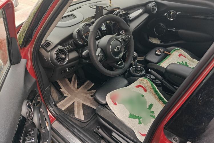 Used MINI 2016 2.0T COOPER S Pioneer Edition Five-Door Model Left Front Seat