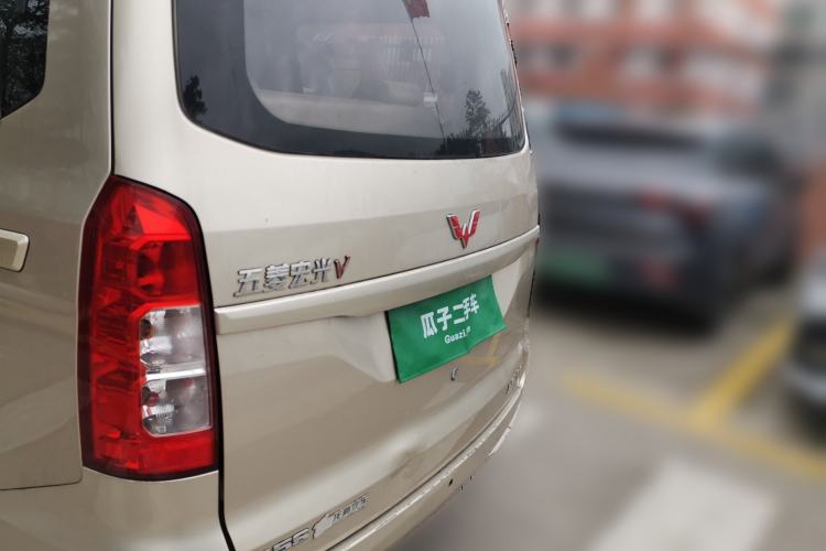 Used Wuling Hongguang V 2019 1.5L Enjoyment Version China VI LAR