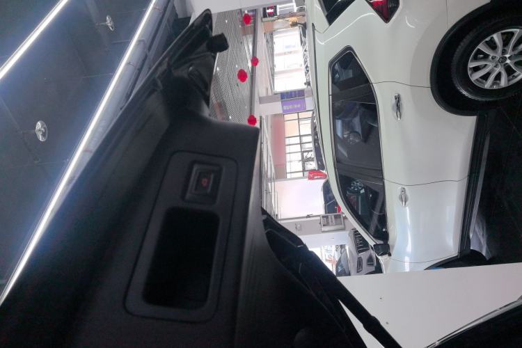 Used GAC Trumpchi GS8 2017 320T Two-Wheel Drive Luxury Smart Connectivity Version (7 Seats)