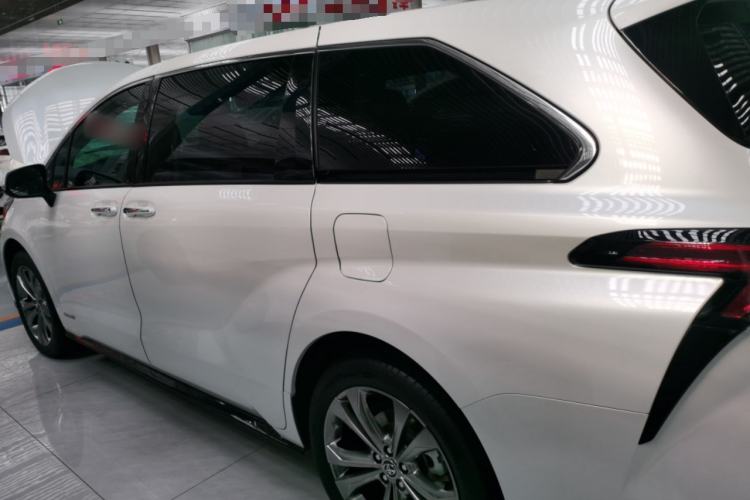 Used Toyota Sienna 2021 2.5L Hybrid Premium Edition