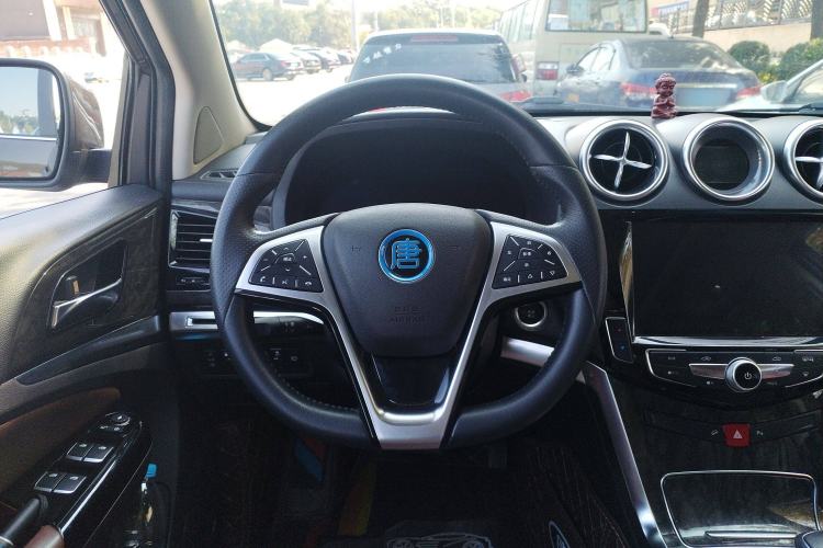 Used BYD Tang New Energy 2017 2.0T All-Wheel Drive Hyatt Model
