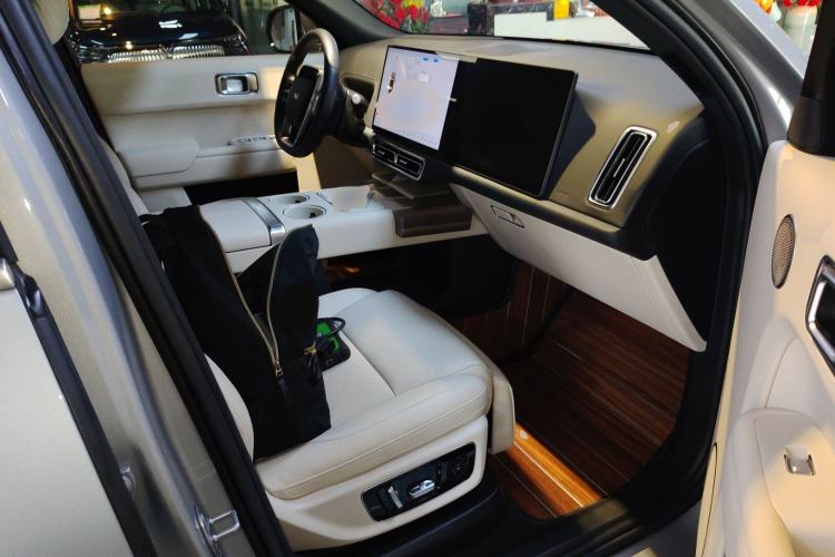 Used Li Auto L8 2024 Ultra Model