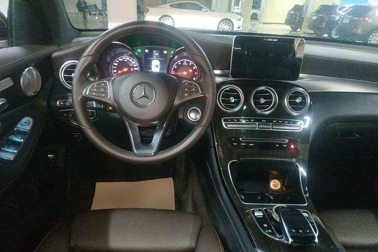Used Mercedes-Benz GLC 2018 GLC 260 4MATIC Luxury Model
