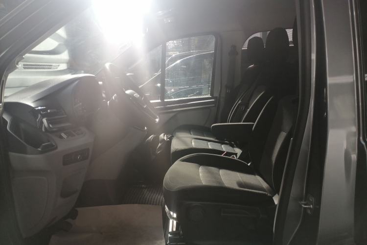 Used Iveco Fidato 2023 C30 Passenger Van 2.0T 93kW Manual Transmission Xingtu Edition Low Roof
