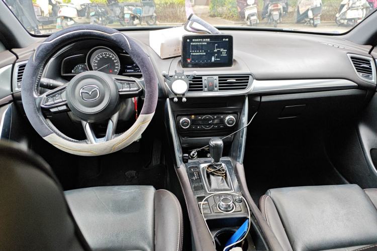 Used Mazda CX-4 2018 2.0L Automatic Two-Wheel Drive Blue Sky Premium Upgrade Version China V Standard